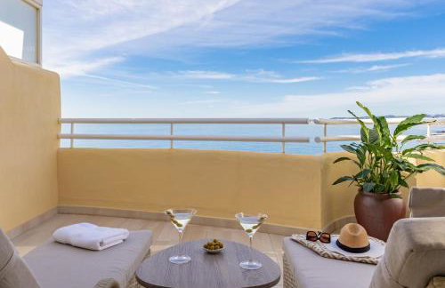 Infinity Blue Penthouse - Photo 13
