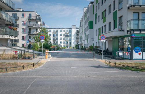 Elegant apartment with private garden, AC and garage, near airport - Foto 18