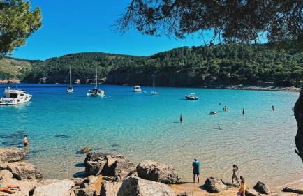 CAN ROMY APPARTEMENT T2D - à 80m de la plage de Cala Montgo - Foto 1