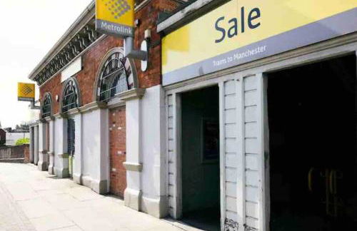 Stylish 1 Bedroom, 2 bed Basement Flat With Free Parking - Photo 6