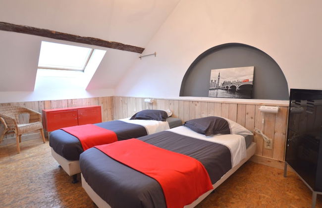 Rustic Farmhouse With Pool - Photo 4