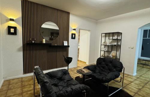 120qm Geräumige Wohnung & Balkon & Parkplatz - Foto 1