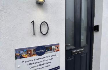 WESTREACH Filey - a 4 Bedroom, all en-suite sleep 8 Townhouse - Photo 30