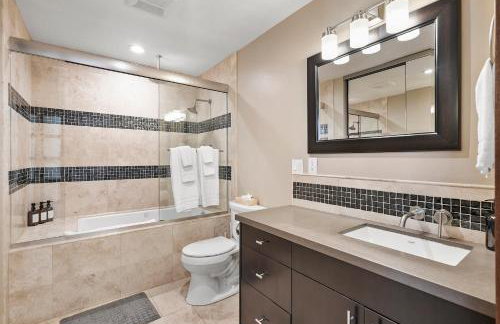 Stunning Bayfront condo with gorgeous views, garage, massive roof deck & AC - dogs welcome! - Foto 64