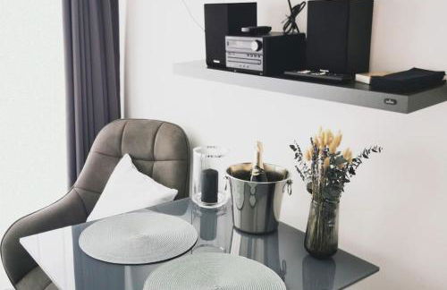 HH 06 by ROCKCHAIR - SUPERHOST Status - Modernes Apartment mit sonnigem Balkon & premium Boxspringbetten in Winterhude - Hamburg Top Geheimtipp - Foto 34