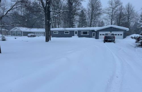 Charming 3-bedroom house - Photo 2