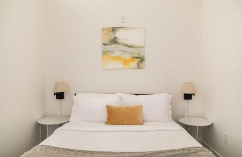 Modern Studio Apt with Rooftop, Gym, and Parking - Foto 25