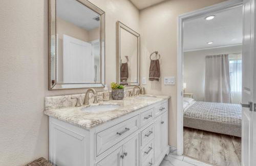 10 sleeps 3bd 2bth house Hot tub free parking - Foto 39