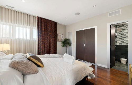 5BR 5BA Architectural Estate-Theatre Gym Rooftop - Foto 49