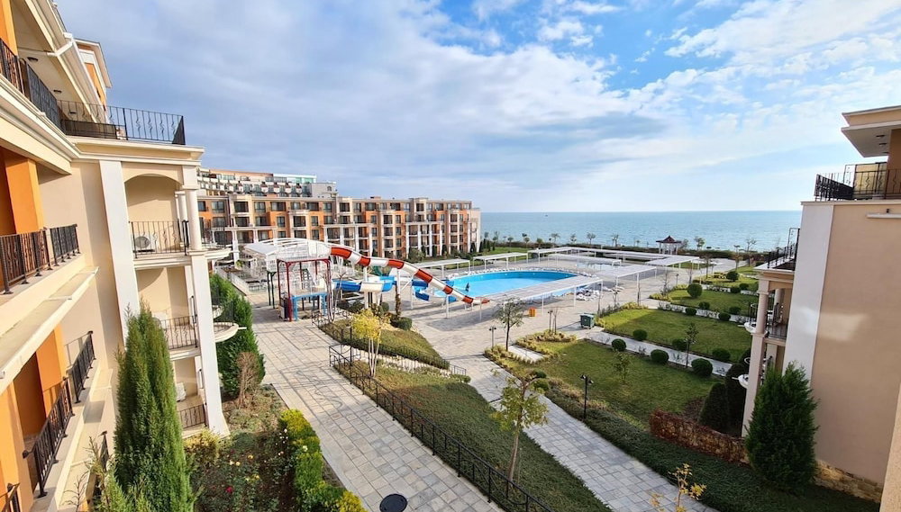Private Apartments in Premier Fort Beach Sveti Vlas - Photo 1, Primary image