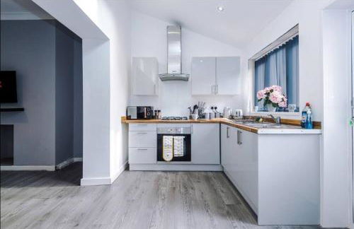 Modern & Cozy 3BR House - Sleeps 8 - Foto 32