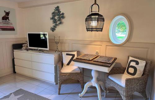 Sky & Sand Homes Sturmmöwe I Reetdach-Refugium mit Parkgarten in SPO - Photo 3