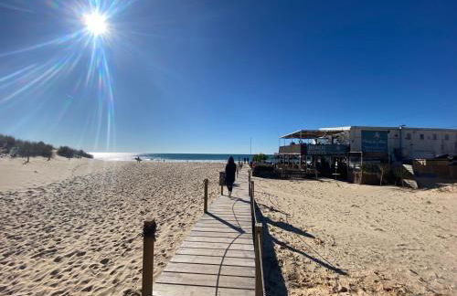 Dias Incríveis na Costa da Caparica - Foto 9