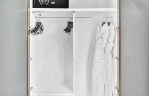 King Suite balcony water views-Hosted by Sweetstay - Foto 35