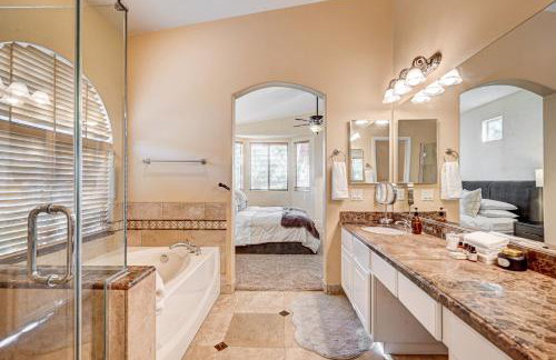 Luxury 6 BR Home Large Pool & Spa with Grassy Yard - Photo 6