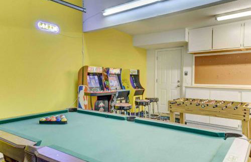 Arcade game room, 2 king beds, ev chargers - Foto 6