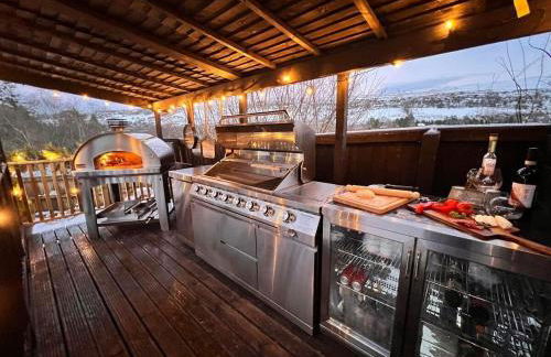 3-Country retreat with outdoor kitchen and pizza oven! - Foto 1