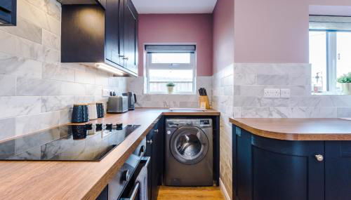 Castle Views cottage in historic village & woodfired hot tub - Foto 5, stove