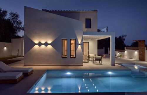 Estelle Villa, a Flamboyant Escape with Pool, By ThinkVilla - Foto 16