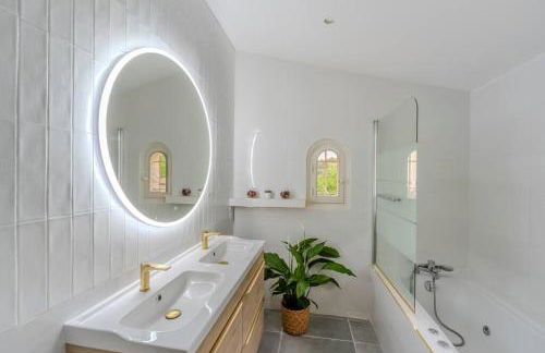 La Provence : Piscine, Tennis, Cinéma & Plus - Foto 16