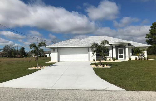 Paradise Home, Tranquil canal view 3-BDR in Golfers paradise - Foto 2