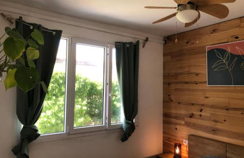 LE SUN TRAP -T2 calme au RDC à 2 pas de la plage avec vue sur jardin - Quiet and well located apartment - Photo 6