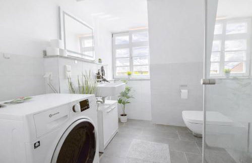 Larooms Merseburg - Apartment CS01 - 3 Zimmer, 7 Betten, 2 Bäder, 2 Parkplätze, Balkon & Aufzug - Foto 8