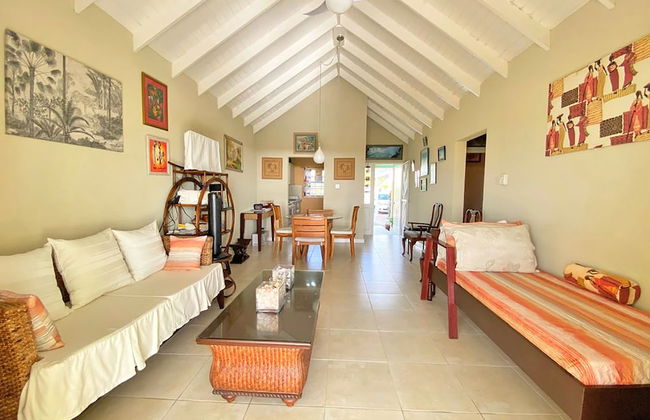 The Gem is Located a few Minutes Walk to the Gorgeous Bottom Bay Beach - Foto 1