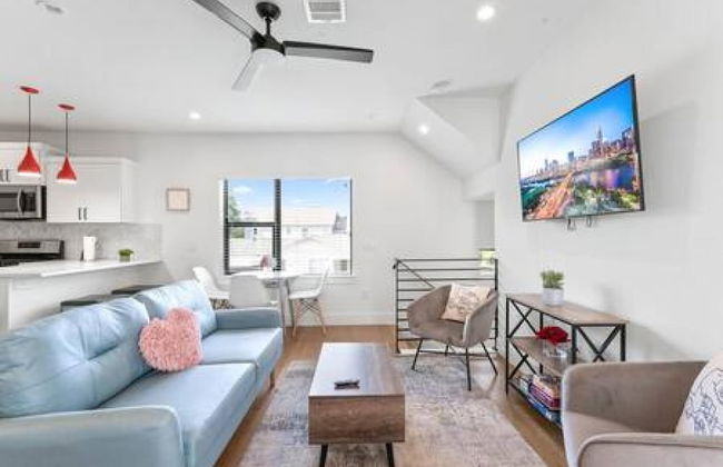 East Downtown 3BR Condo Free Parking Sleeps 7 - Foto 27