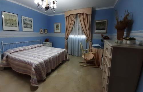 Precioso chalet próximo a Sevilla con jardín y piscina privada 8 personas Wifi gratis 2 salones 4 dormitorios 2 baños - Foto 57