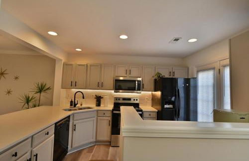 Amazing Renovated Townhouse - Foto 15