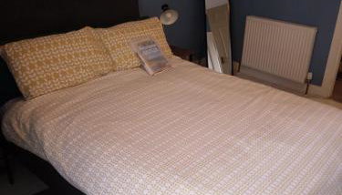 Cosy central 2 bedroom apartment - free parking - Foto 3