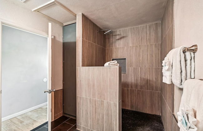 2340 Grand Oaks Ln 2 Bedroom Home by RedAwning - Photo 11