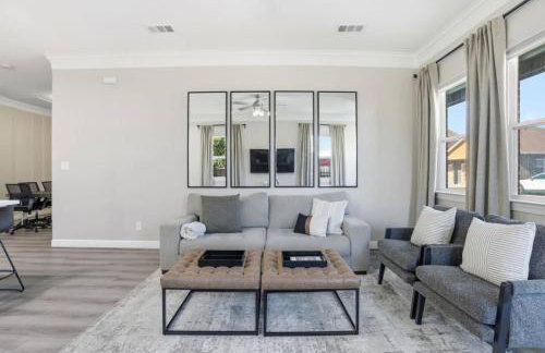 O30B Southwest Houston 2BR King Beds Pet Friendly Townhome - Foto 5