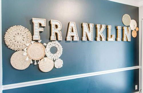 Brookwood Getaway Stock Tank Pool Outdoor Theater - Foto 21