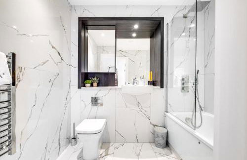 Pluxa Nero Deluxe - City Bliss 2Bath, Walk to Transit - Foto 18