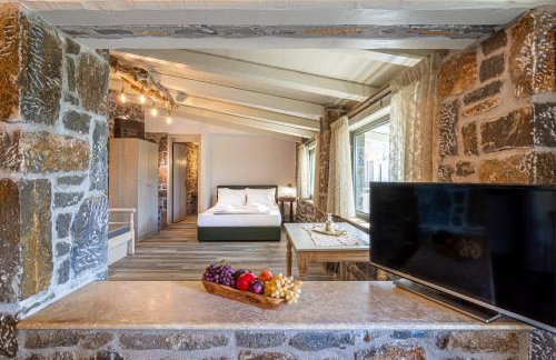 Perachori Boutique Studios - Photo 5