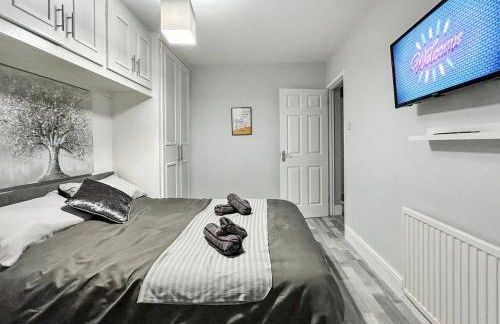 3 bed home in Tonypandy with Balcony View Room - Foto 25