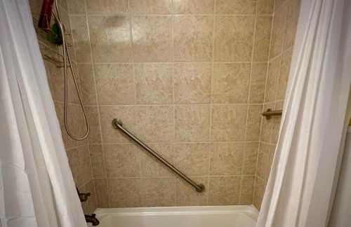 The Sharlene-Hot tub Fenced yard Steps to Douglas - Foto 17