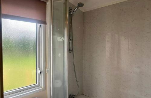 Caravan in Holcot - Sleeps 6 - Pet Friendly - Foto 8