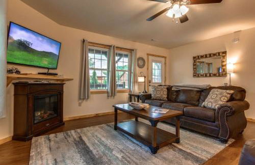 Smoky Mountain Basecamp Just 5 Mins to Harrah Casino - Foto 7