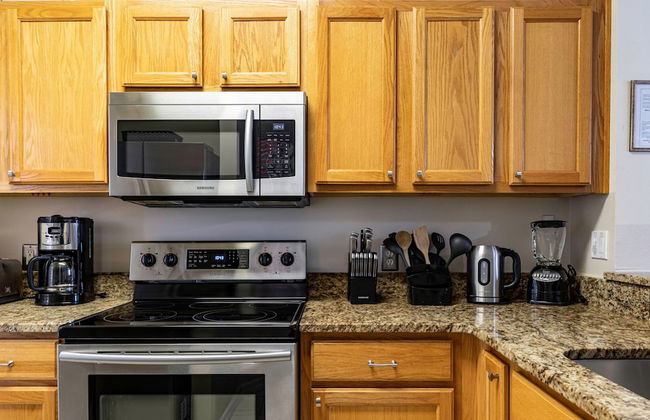 Family 3BR Oasis for 6 With Private Pool - Foto 15