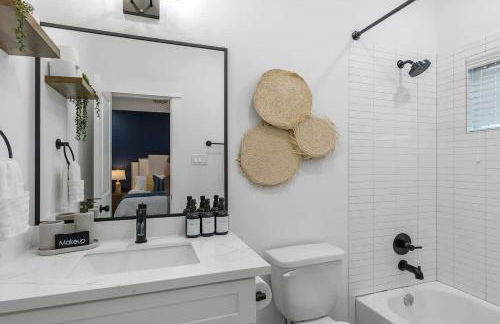 Downtown Oasis Rooftop with Skyline View - Foto 32