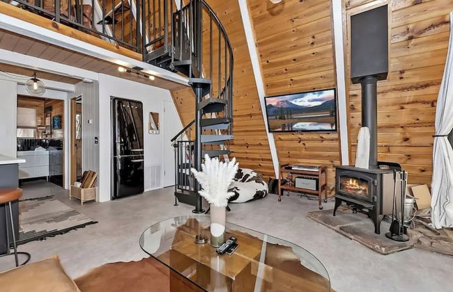 Acute A-frame Cabin w WiFi - Foto 18