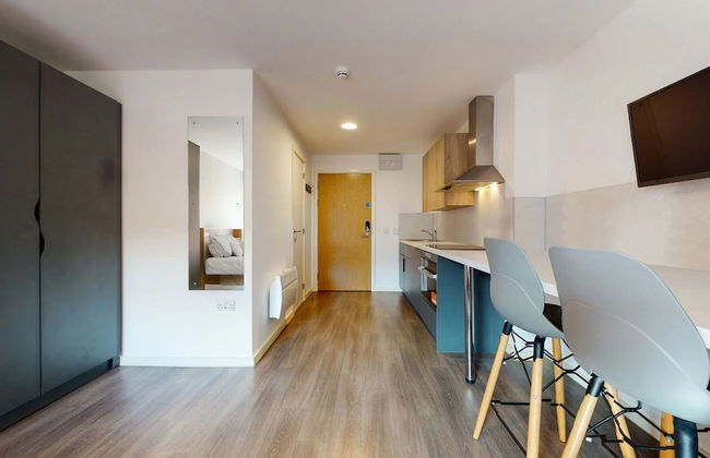 For Student Only Canvas Glasgow - Photo 18