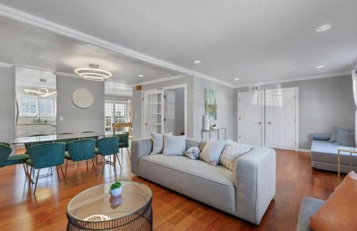 Marbella Lane - Buckingham Place Laundry P - Photo 3