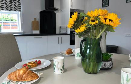 The Cheshire Gathering - Hot Tub 8 Bedroom - Photo 40