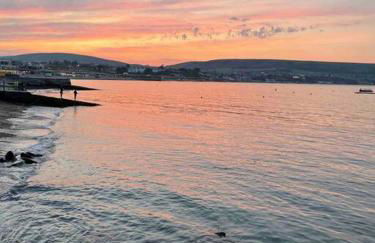 Swanage Bay Coastal Apartment - Photo 31