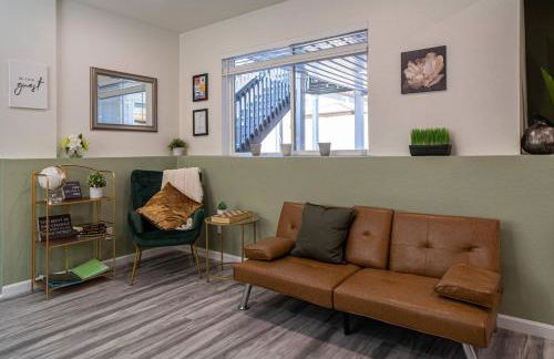 Stylish Luxury Suite: Hot Tub, Mini Golf, MT-Views - Apartment - Foto 8