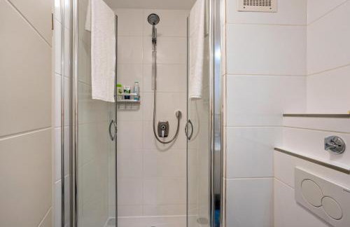 Zentrale Ferienwohnung mit Balkon - Photo 3